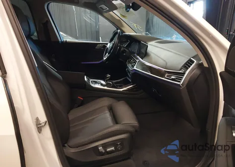 2020 BMW X7 xDrive40I z USA, uszkodzony, nr VIN 5UXCW2C00L9B44507